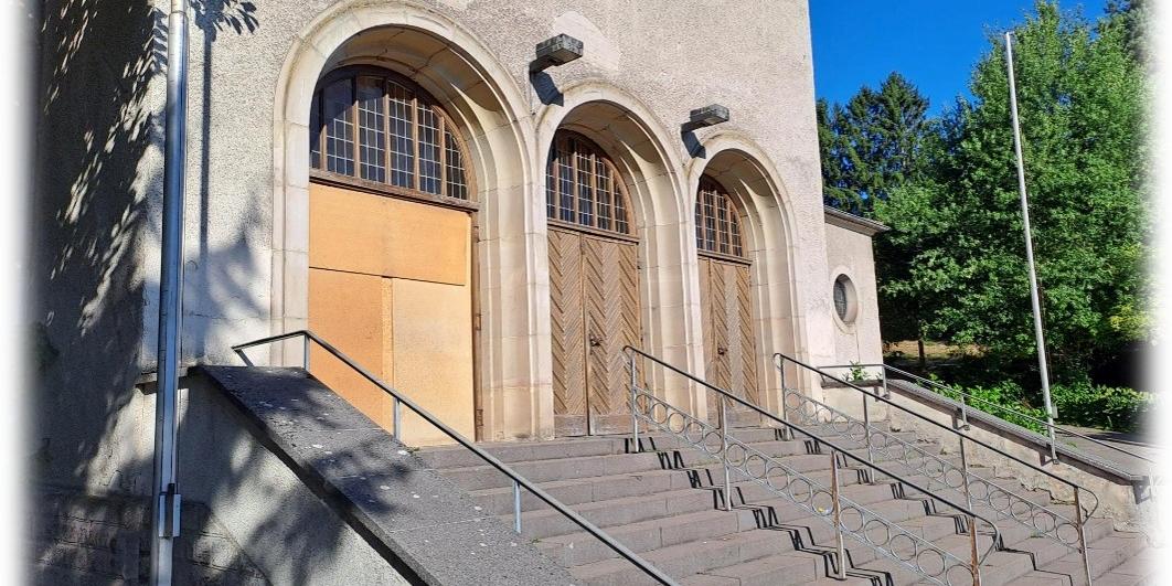 (c) Kirchenportal St. Josef Kirchenportal St. Josef