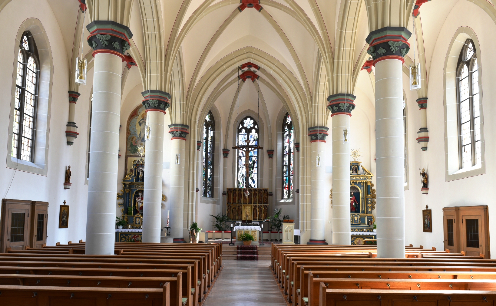 MX Kirche innen 1